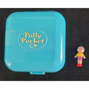 Vintage original Blue Bird Polly Pockets Kitchen playset with Titch